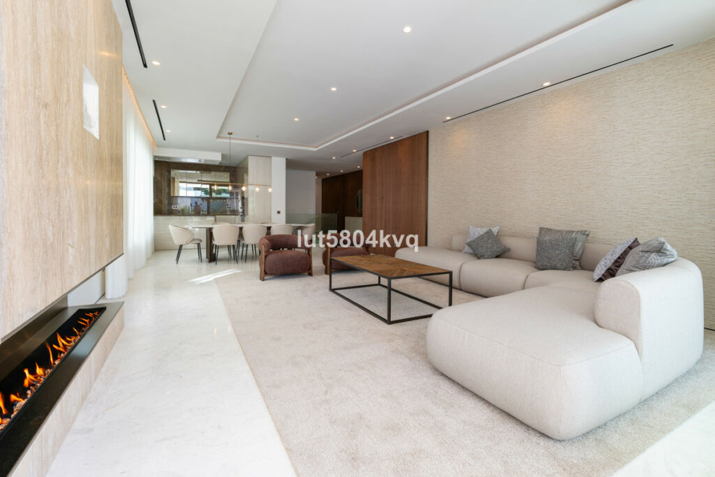Ground Floor Apartment The Golden Mile Málaga - image 10