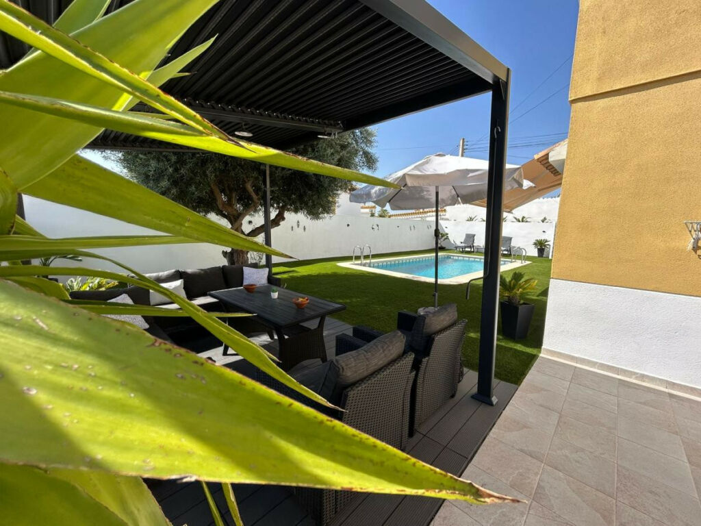 Detached Villa San Miguel de Salinas Alicante - image 10