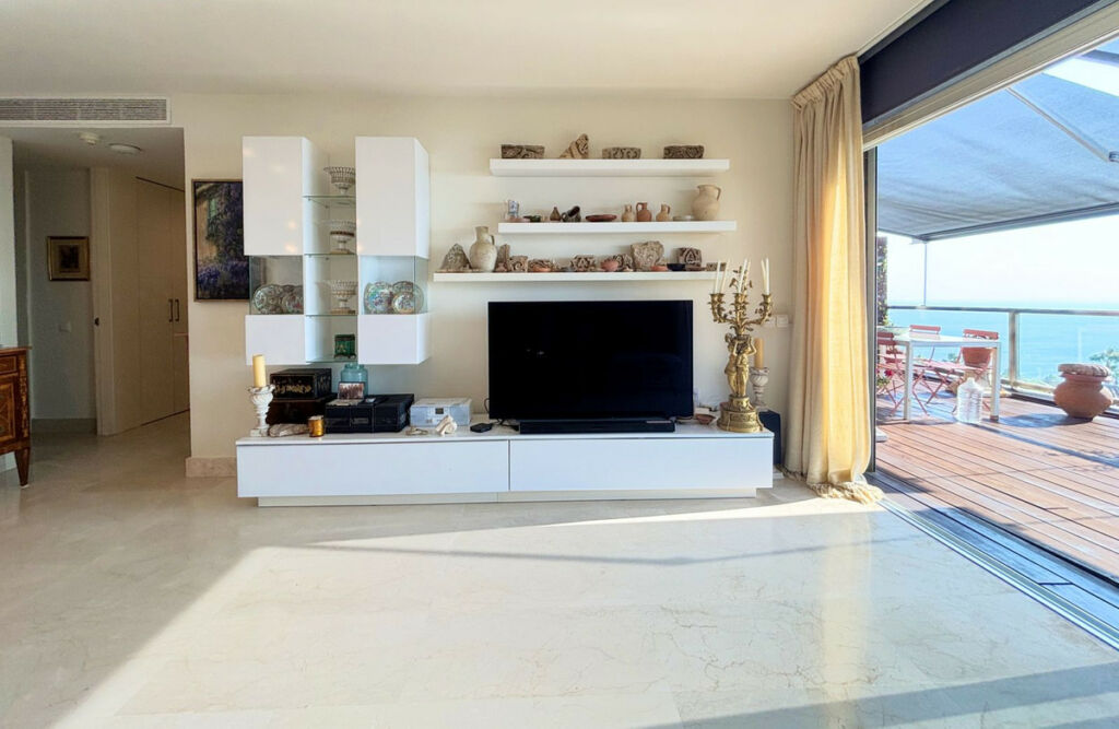 Penthouse La Duquesa Málaga - image 10