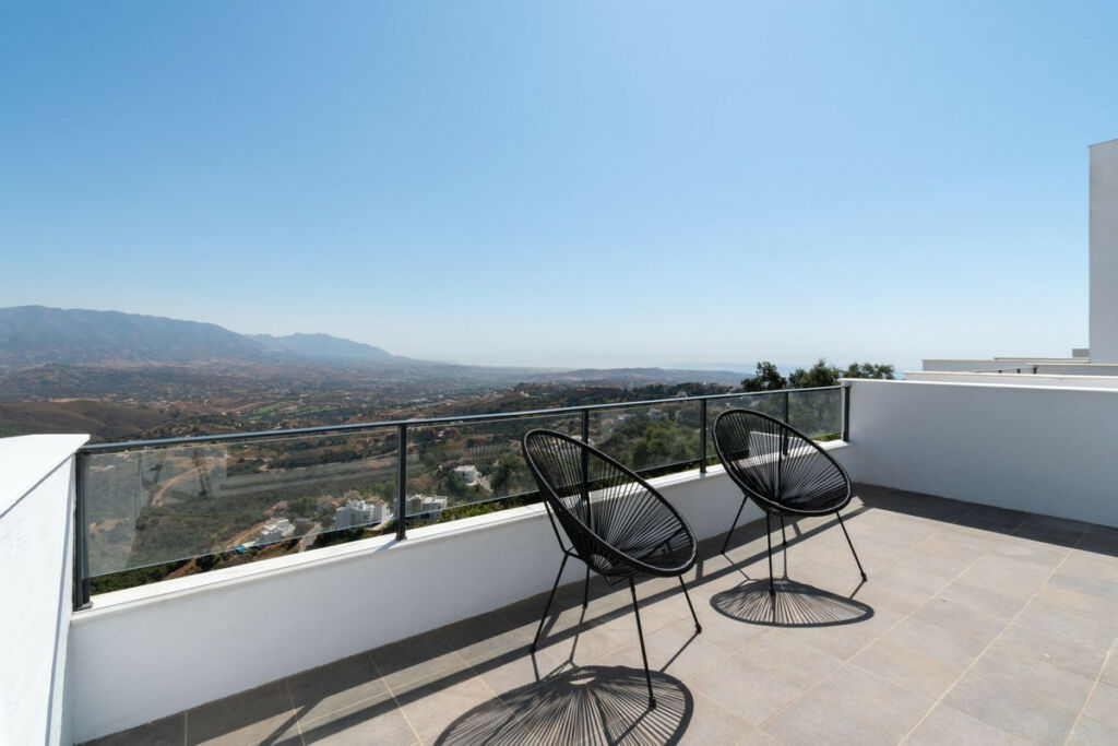 Semi-Detached House La Mairena Málaga - image 11