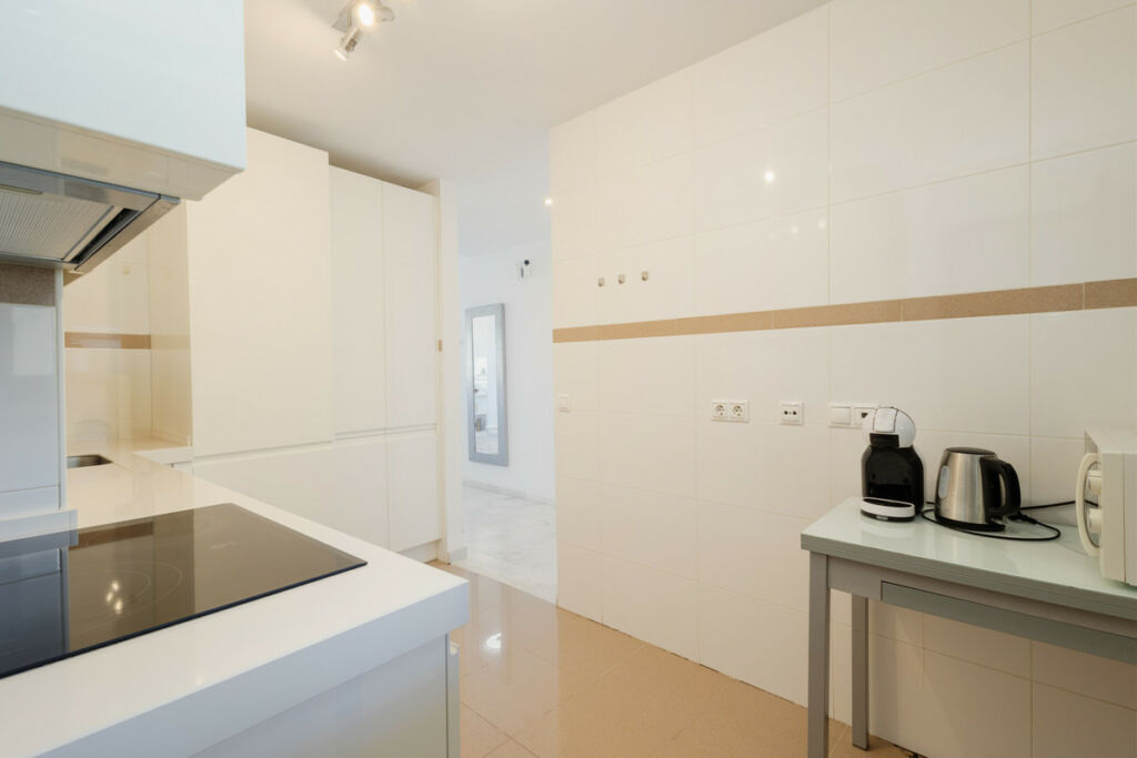 Middle Floor Apartment Estepona Málaga - image 11