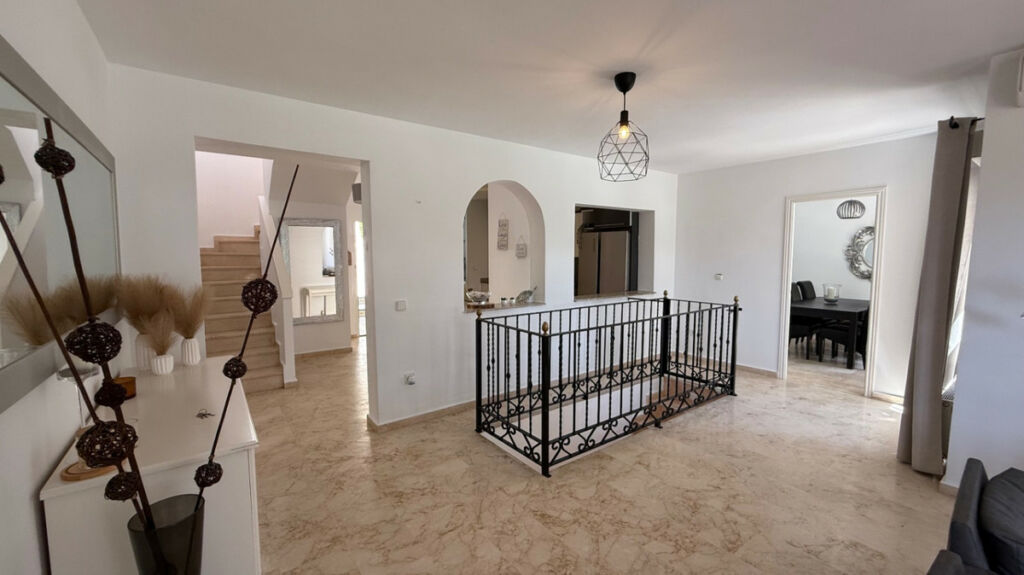 Detached Villa Las Ramblas Golf Alicante - image 11