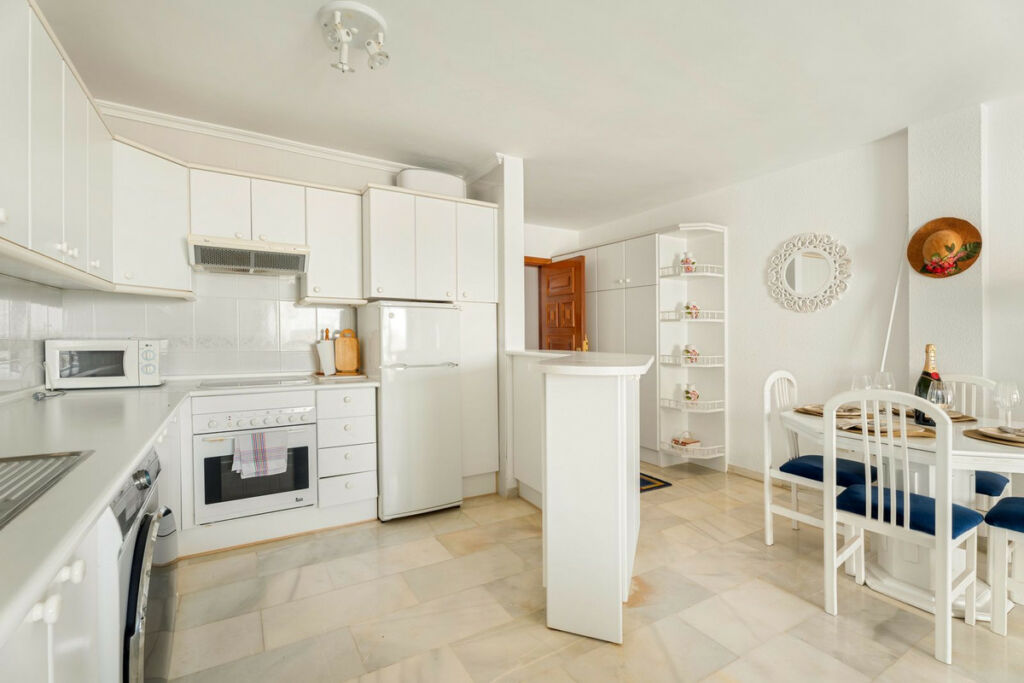 Middle Floor Apartment Riviera del Sol Málaga - image 11