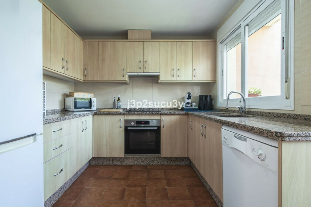 Semi-Detached House Estepona Málaga - image 11