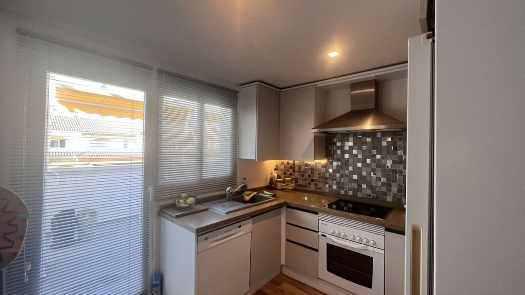 Penthouse Nueva Andalucía Málaga - image 11
