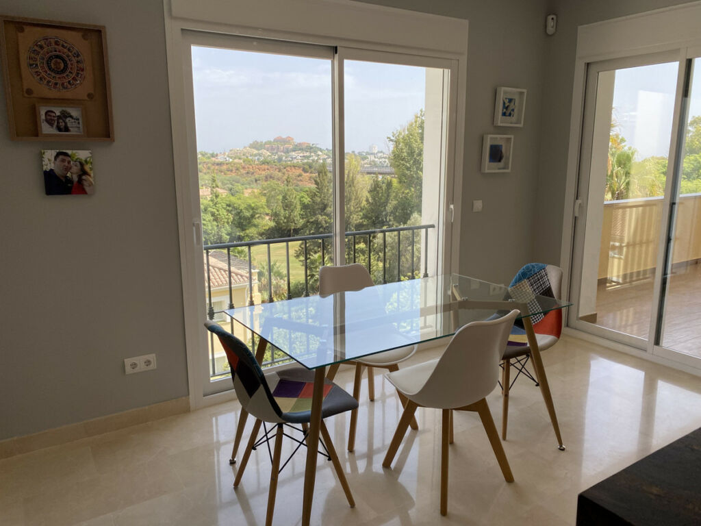 Middle Floor Apartment La Quinta Málaga - image 11