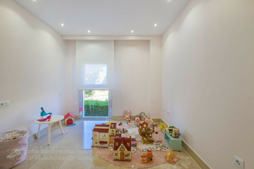 Middle Floor Apartment Manilva Málaga - image 11