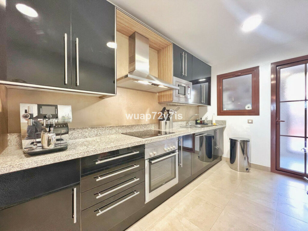 Ground Floor Apartment Benahavís Málaga - image 4