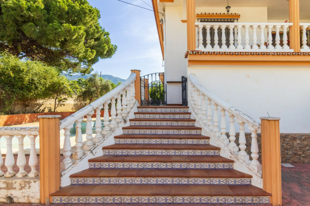 Detached Villa Alhaurín de la Torre Málaga - image 11