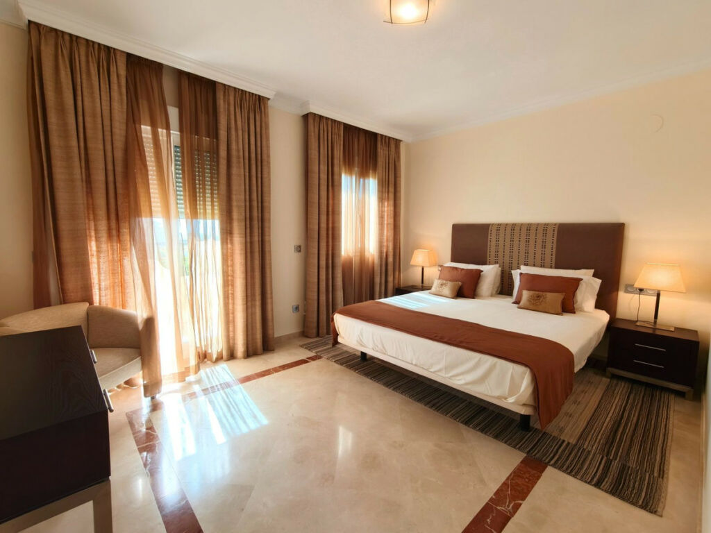 Middle Floor Apartment San Roque Club Cádiz - image 11