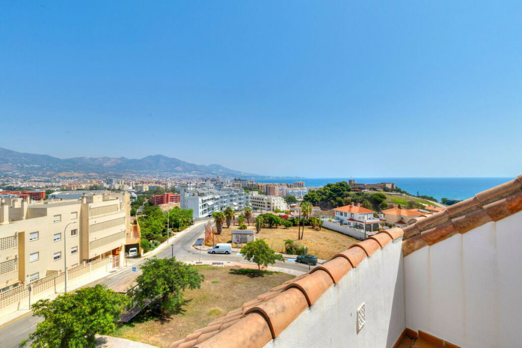 Penthouse Fuengirola Málaga - image 11