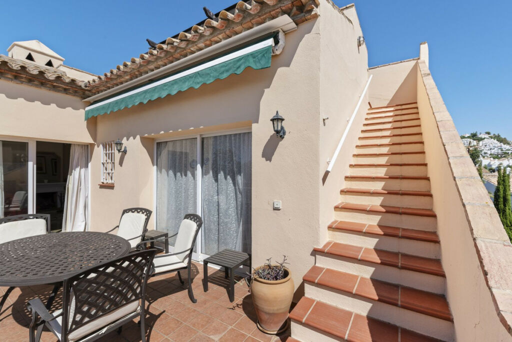 Penthouse Nueva Andalucía Málaga - image 5