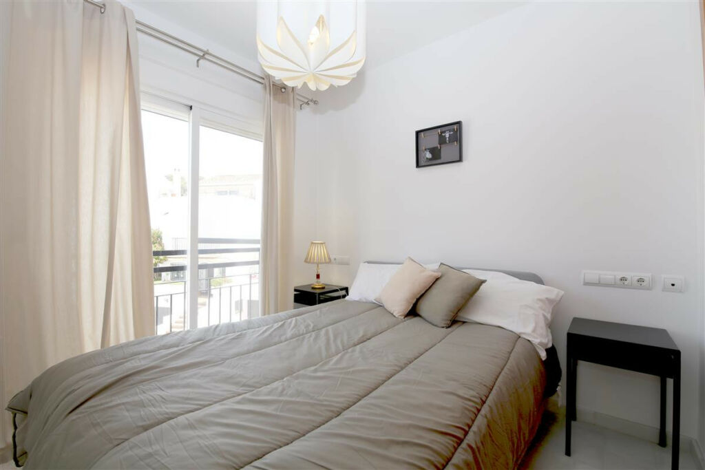 Semi-Detached House Estepona Málaga - image 11