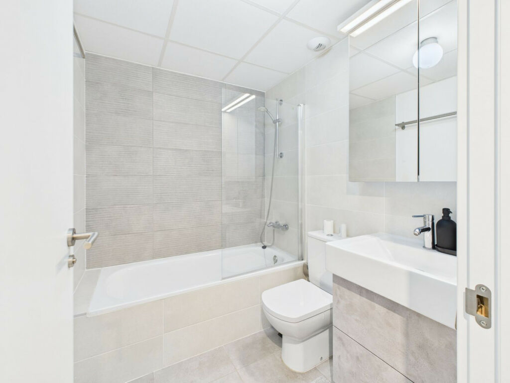Middle Floor Apartment Estepona Málaga - image 12