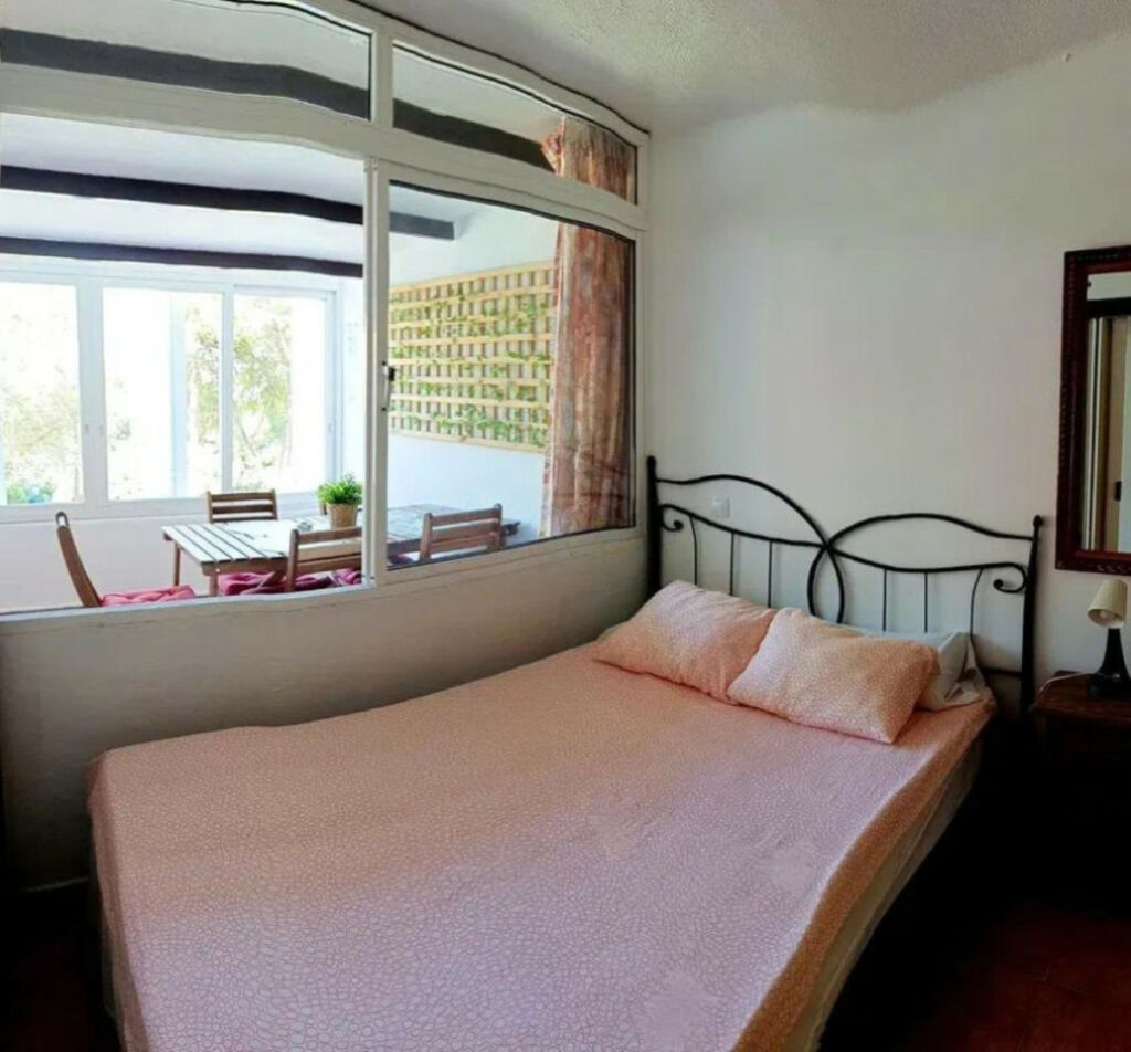 Middle Floor Apartment Estepona Málaga - image 11