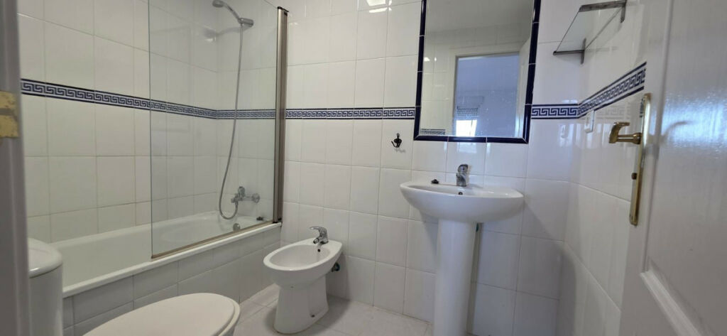 Middle Floor Apartment Casares Málaga - image 11