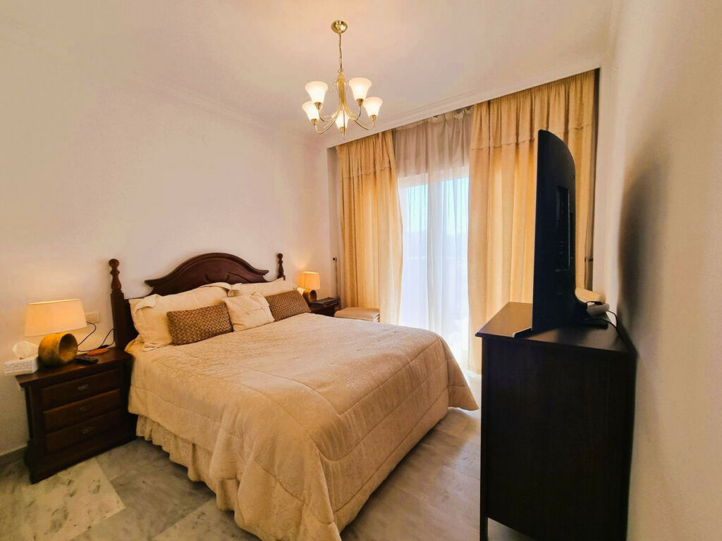 Middle Floor Apartment Calahonda Málaga - image 16