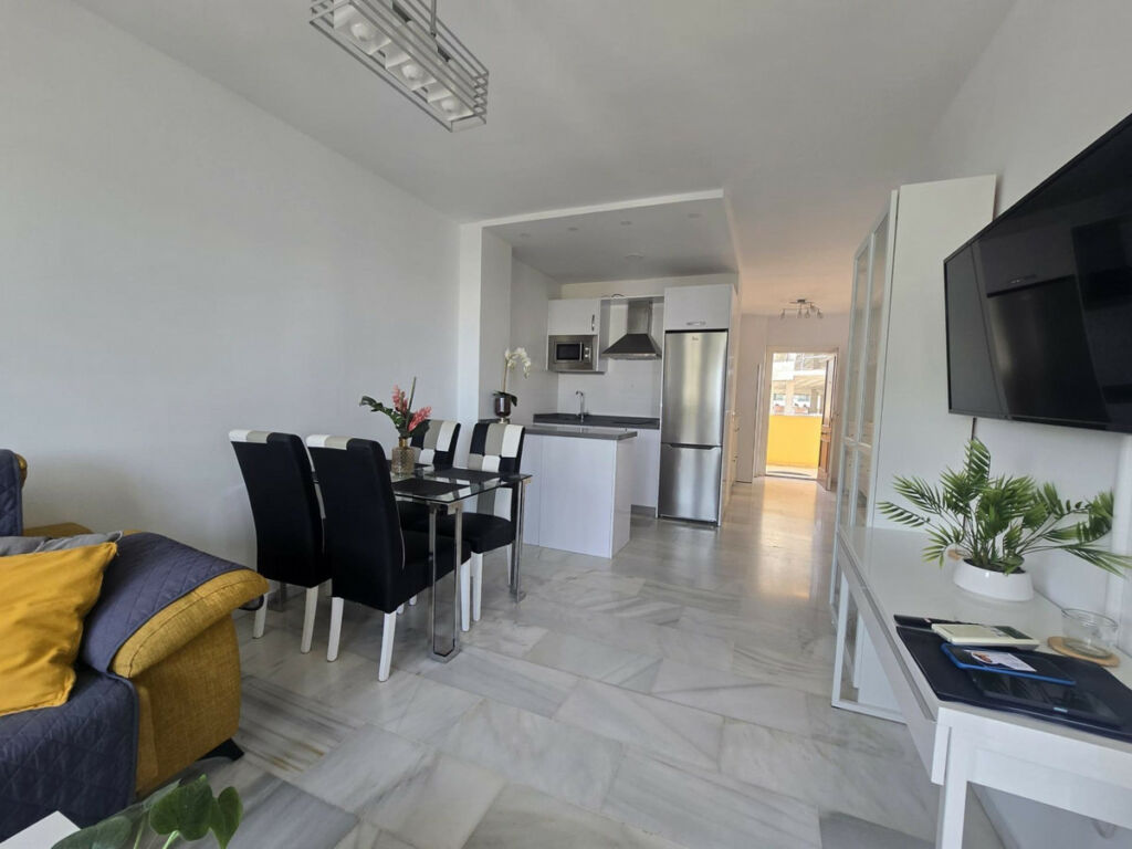 Middle Floor Apartment Benalmadena Costa Málaga - image 11