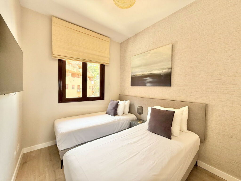 Middle Floor Apartment Benahavís Málaga - image 11