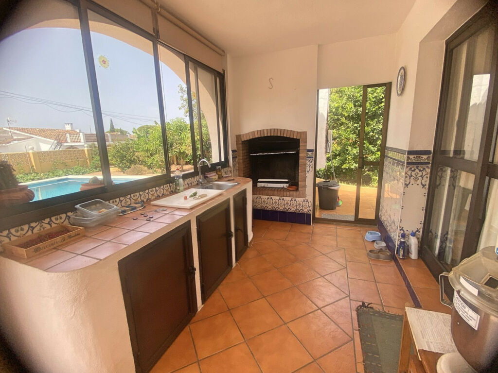 Detached Villa Elviria Málaga - image 11