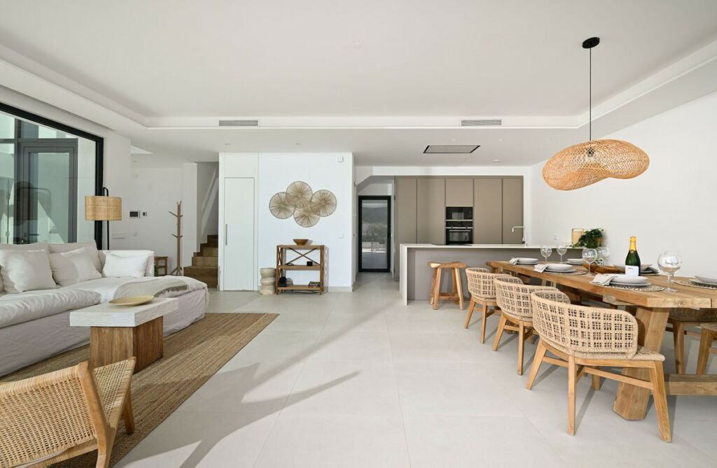 Detached Villa Benalmadena Pueblo Málaga - image 12