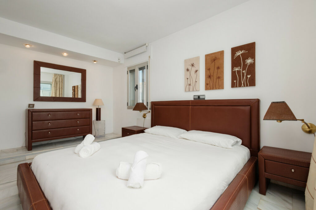 Penthouse Puerto Banús Málaga - image 11
