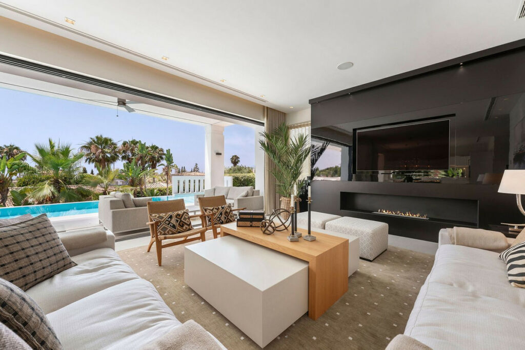 Detached Villa Nagüeles Málaga - image 11