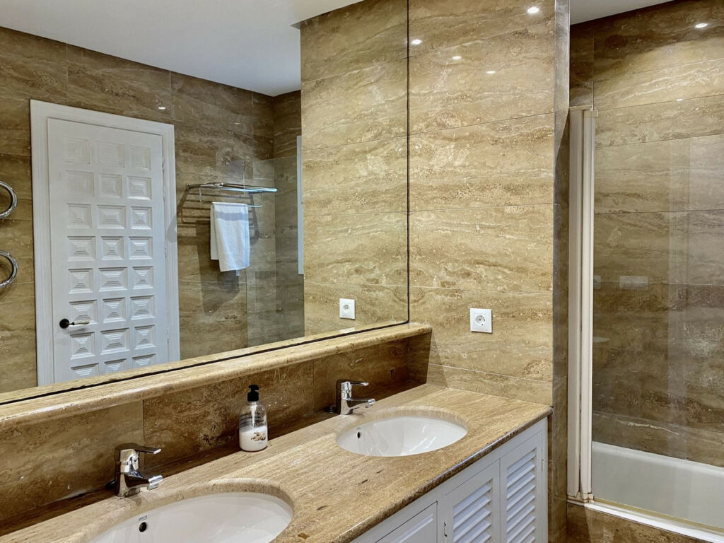 Detached Villa Los Monteros Málaga - image 11