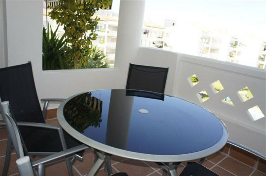 Middle Floor Apartment Puerto Banús Málaga - image 11