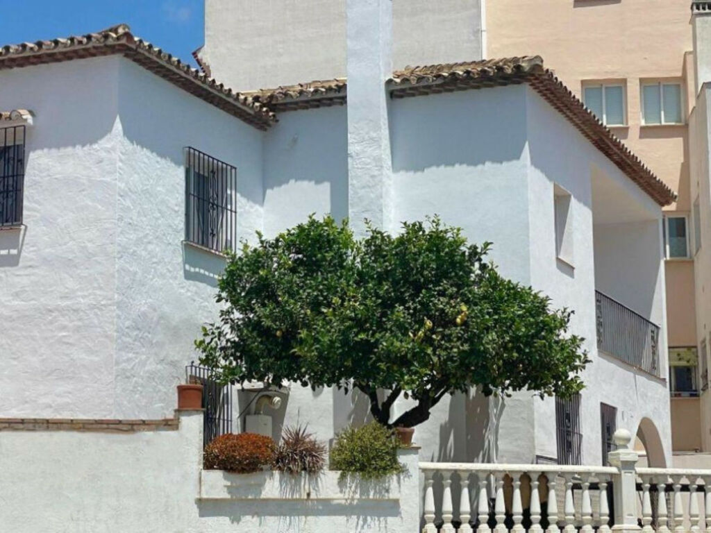 Detached Villa Benahavís Málaga - image 11