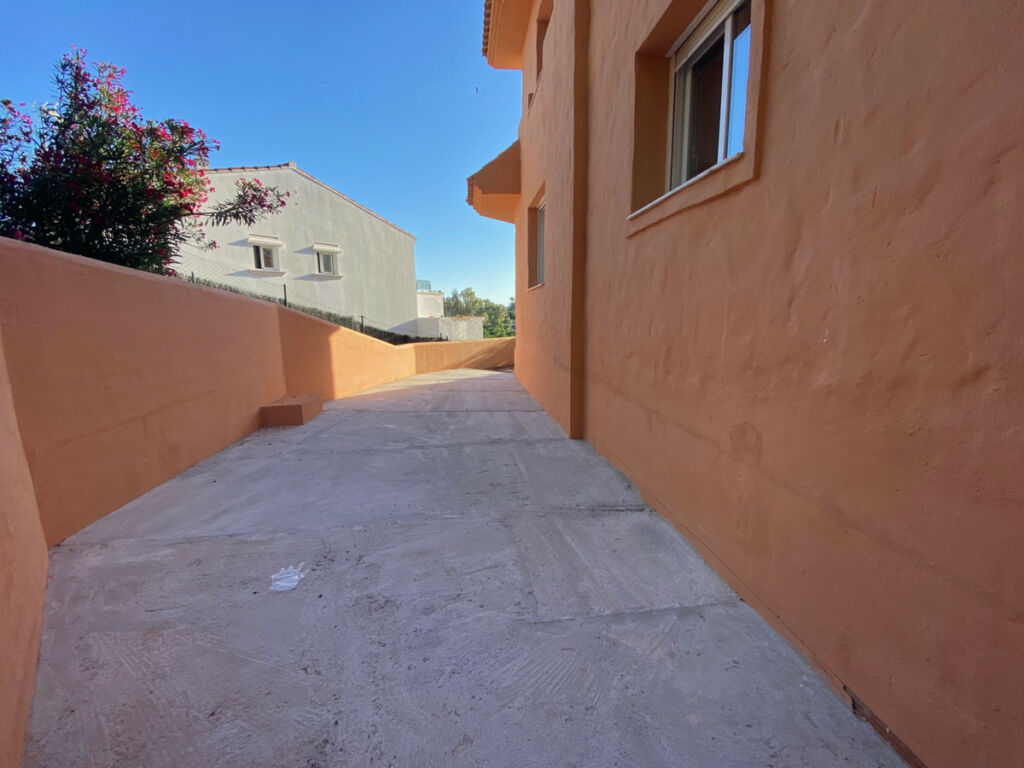 Townhouse Cabopino Málaga - image 11