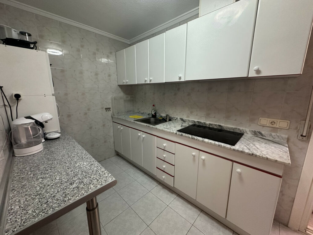Middle Floor Apartment Torrevieja Alicante - image 11