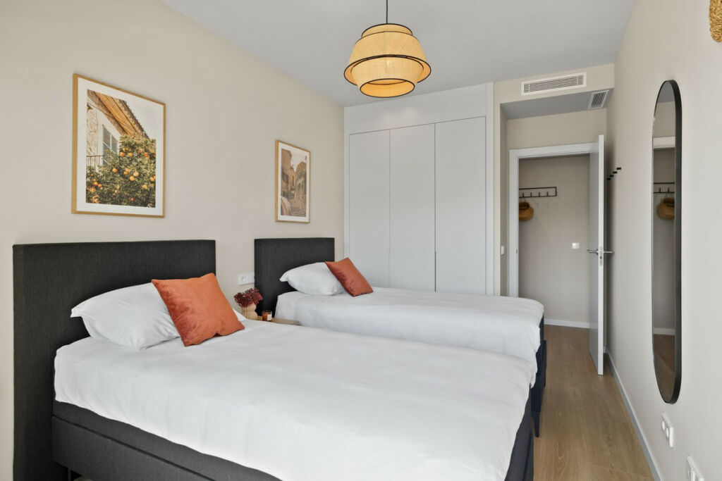 Middle Floor Apartment Estepona Málaga - image 11