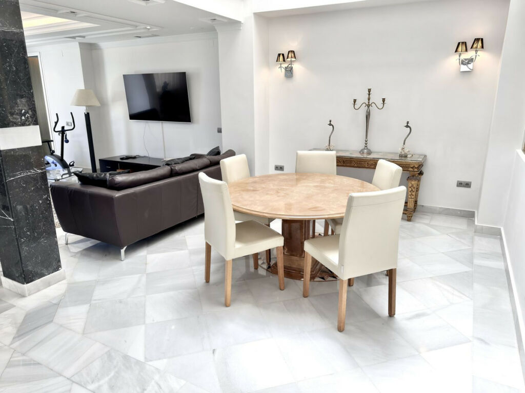 Duplex Puerto Banús Málaga - image 10