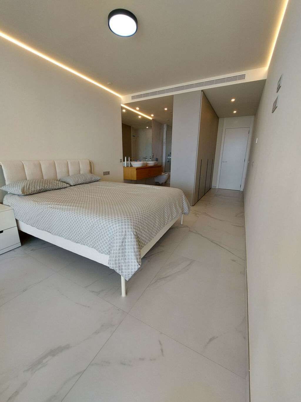 Middle Floor Apartment Higueron Málaga - image 11
