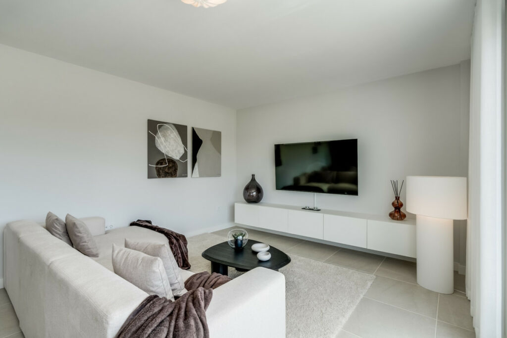 Middle Floor Apartment Selwo Málaga - image 11