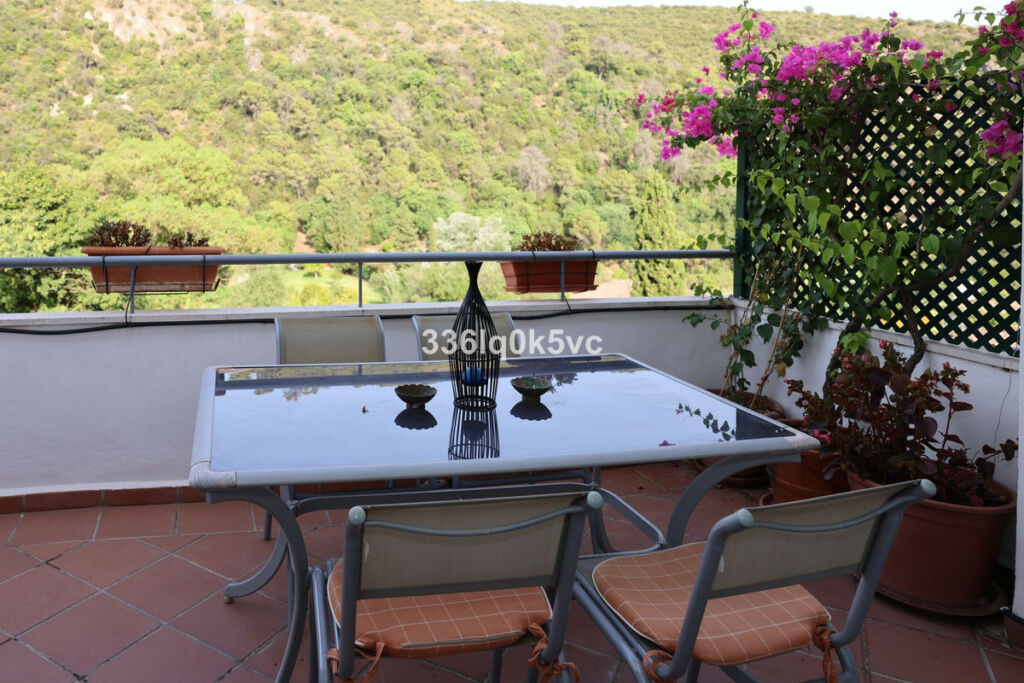 Top Floor Apartment Benahavís Málaga - image 11