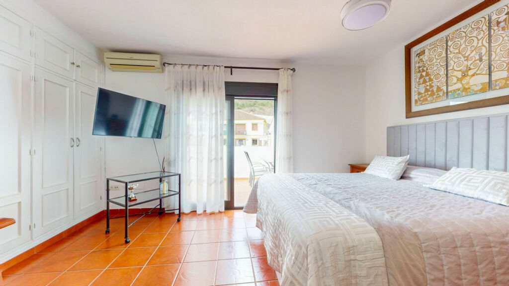 Semi-Detached House Benahavís Málaga - image 11