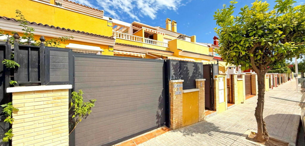 Townhouse Torrevieja Alicante - image 11