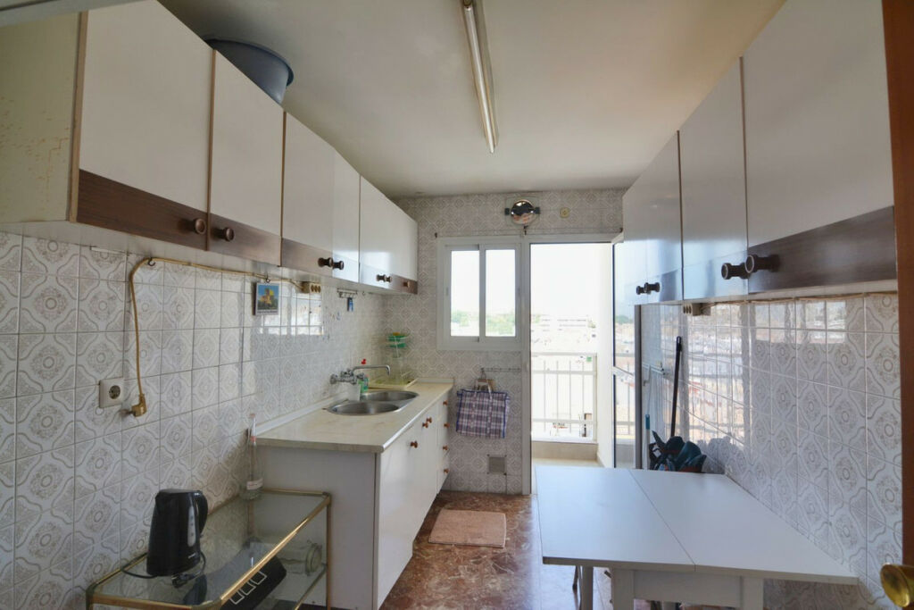 Middle Floor Apartment Fuengirola Málaga - image 11
