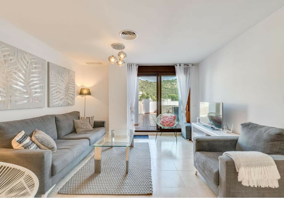 Middle Floor Apartment Benahavís Málaga - image 11