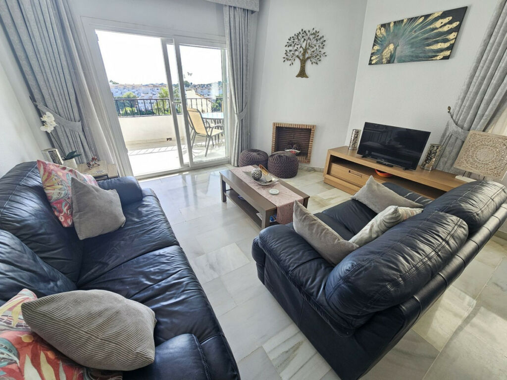 Middle Floor Apartment Calahonda Málaga - image 11