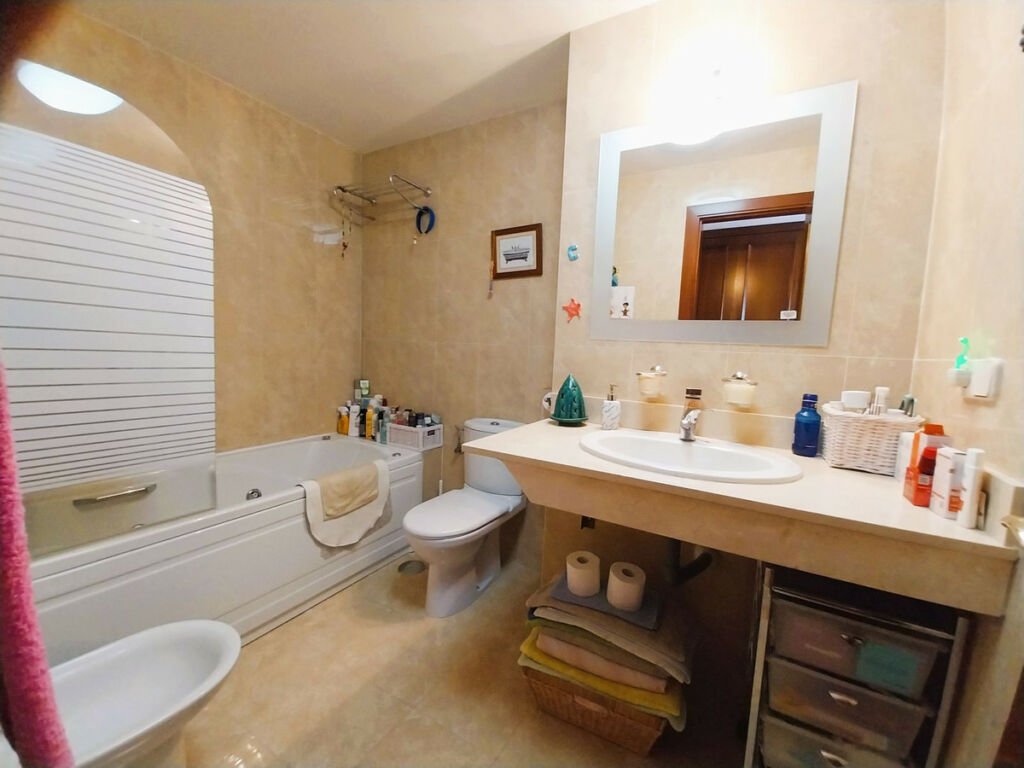 Middle Floor Apartment Calahonda Málaga - image 11