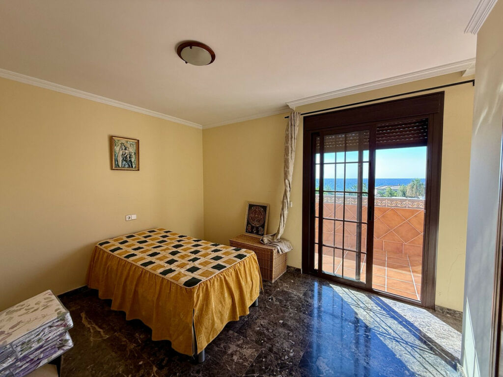 Top Floor Apartment La Cala Málaga - image 11