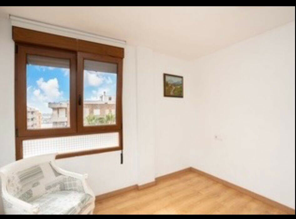 Middle Floor Apartment Torrevieja Alicante - image 11