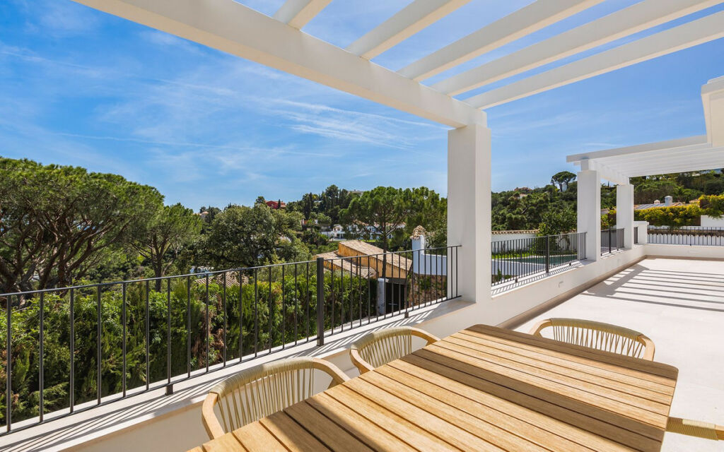 Detached Villa El Madroñal Málaga - image 11