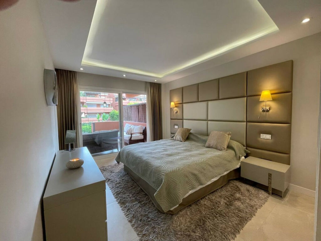 Ground Floor Apartment Puerto Banús Málaga - image 11