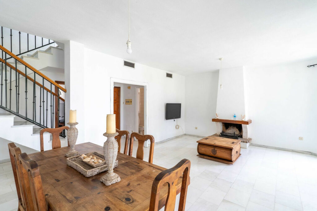 Townhouse Nueva Andalucía Málaga - image 11