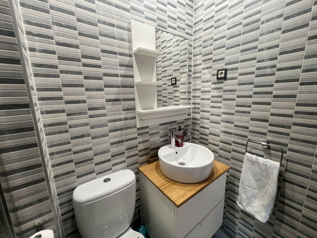 Middle Floor Studio Málaga Centro Málaga - image 11