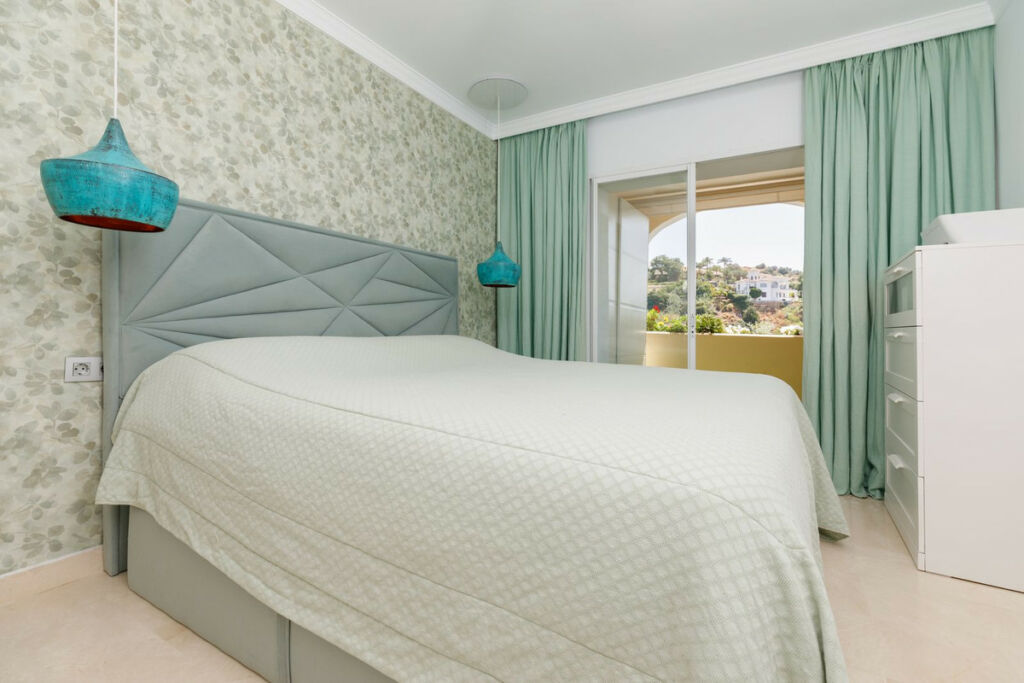 Middle Floor Apartment La Quinta Málaga - image 11